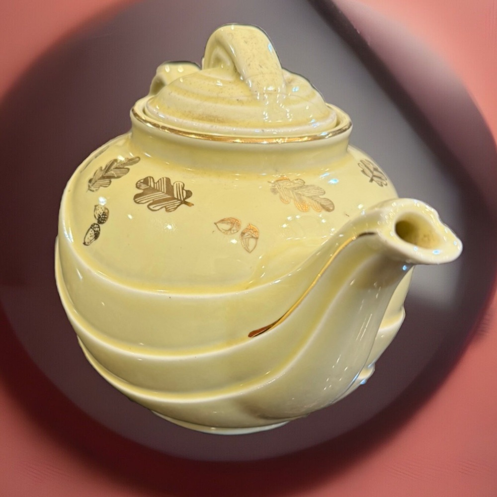 Vintage Yellow Teapot Hall 6 cup